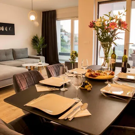 With Beautiful View, Modern Furnishing & Pool Apartment *